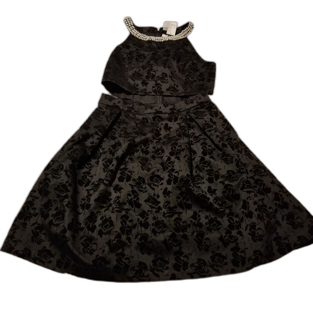 Francesca’s Formal Beaded Neckline Dress Size Medium Black New